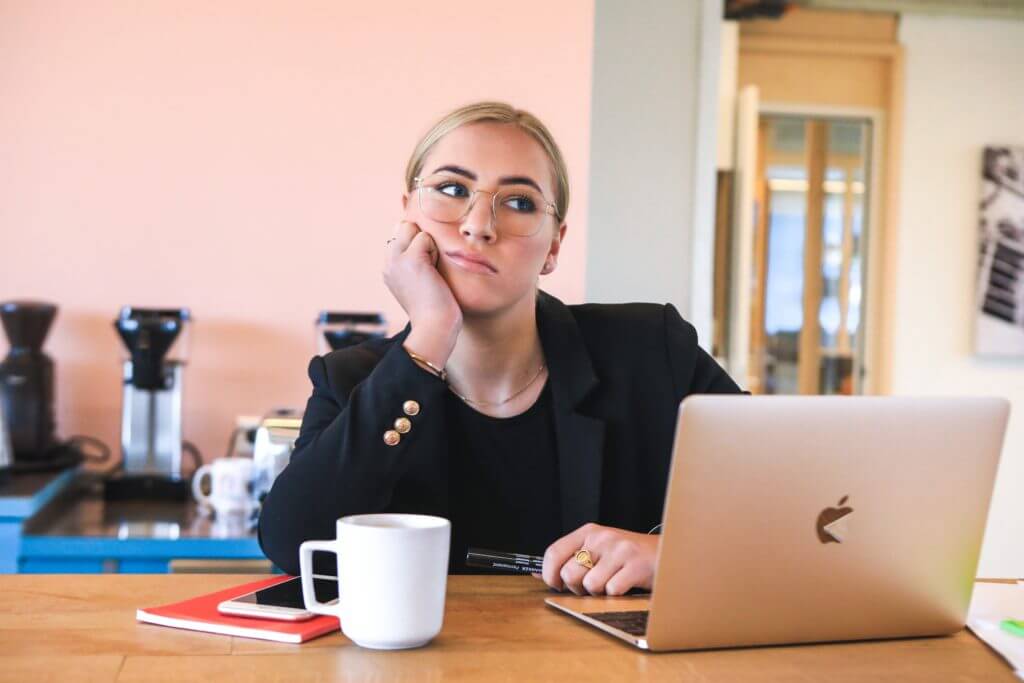 Femme Lunette Ordinateur Tasse Travail