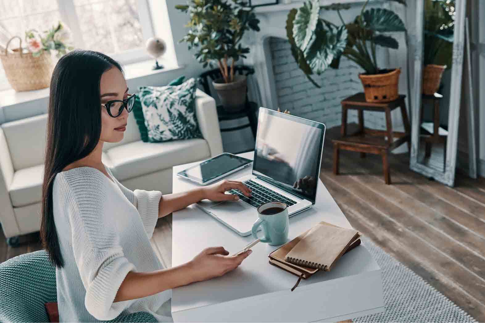 teletravail maison femme